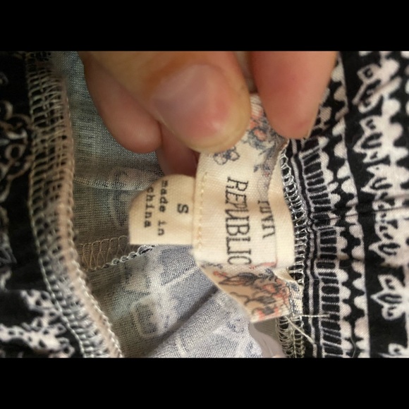 Pink Republic Black Palazzo Pants with Cute Elephant Pattern Size S - Picture 2 of 2